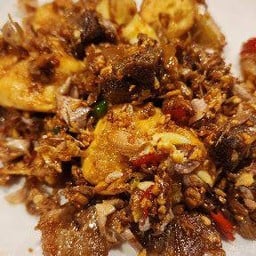 เต้าหู้+หมูกรอบคั่วพริกเกลือ