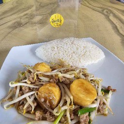 ข้าวถั่วงอกผัดเต้าหู้หมูสับ