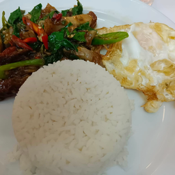 ข้าวผัดกระเพราหมูกรอบ