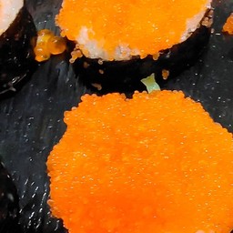 ซูชิไข่กุ้งส้ม