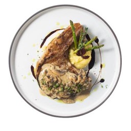 MA-12 Pork Chop White Wine พอร์คช็อปซอสครีมเห็ดไวน์ขาว