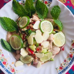 อาหารจานเดียว ส้มตำ ลาบ น้ำตก แสมดำ บางขุนเทียน สะแกงามซอย 30  สุดซอยเลี้ยวขวา
