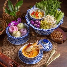 ขนมจีนน้ำยากุ้งแม้น้ำ