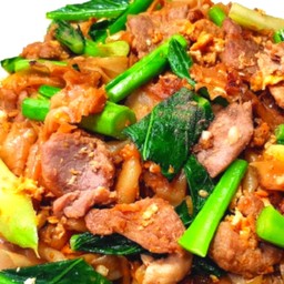 ผัดซีอิ๊ว็หมู-ไก่