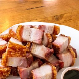 หมูกรอบ