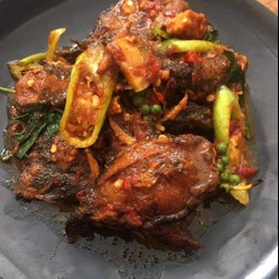 ผัดพริแกงปราดุกเป็นกับข้าว