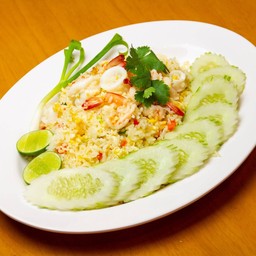 ข้าวผัดทะเล จานใหญ่