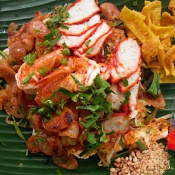 ผัดไทย รวม กุ้ง+หอย+หมู