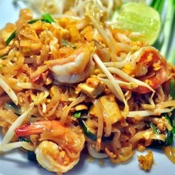 ผัดไทยกุ้งสด