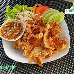 หมูสามชั้นทอดน้ำปลา