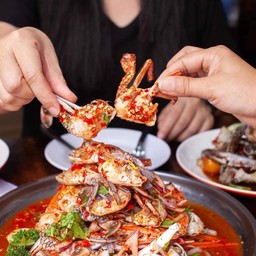 ยำปูม้าทูโทน