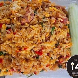 กะเพราคลุกข้าวสุดยอดเซียน (ข้าว+แหนม+ไข่+หมูกรอบ)