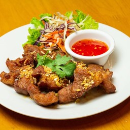 กระดูกหมูทอด