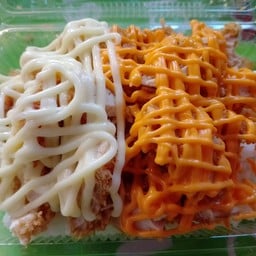 ข้าวไก่สไปร์ซี่ราดซอสโตะ+ มายองเนส