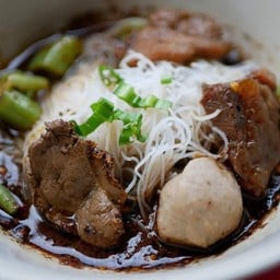 ก๋วยเตี๋ยวเรือป.ประทีป ราชพฤกษ์ สาขา2 ใกล้ปั๊ม ปตท ศูนย์ เบนส์ ถ.ราชพฤกษ์