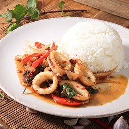 ข้าวผัดกะเพราปลาหมึก