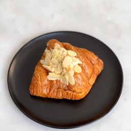 Croissant Almond