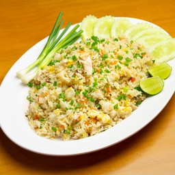 ข้าวผัดหมู จานใหญ่