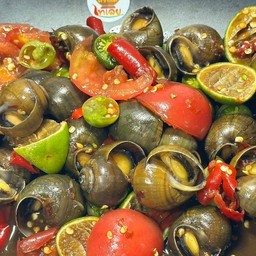 Spicy Papaya Salad With Apple Snail (Seasonal)
