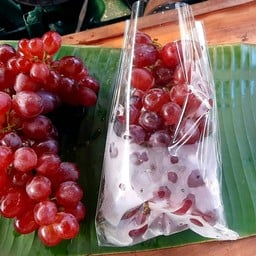 ผลไม้ใบตอง( Baitong fruit corner) Baitong fruit corner