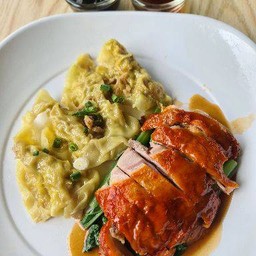 เกี๊ยวกุ้งเป็ดย่าง