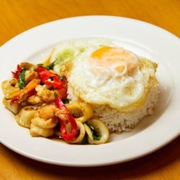 กะเพรา(กระเพรา)ทะเลราดข้าว