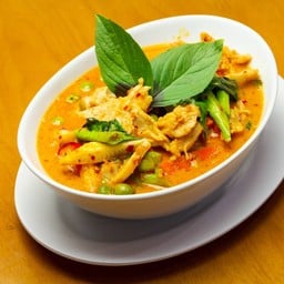 แกงเผ็ดหมู-ไก่