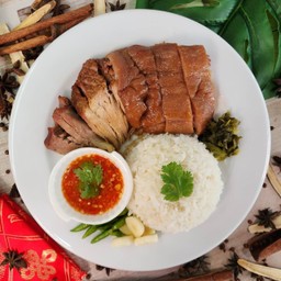 ข้าวขาหมู เนื้อหนัง