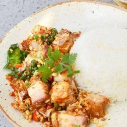 ข้าวหมูคั่วเกลือ + ไข่ต้ม