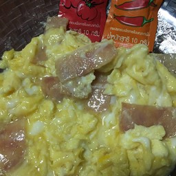 ข้าวไข่ข้นเบคอน