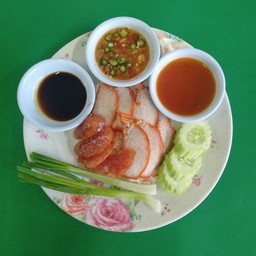 ข้าวหมูแดง