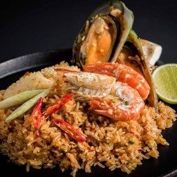 ข้าวผัดต้มยำทะเล