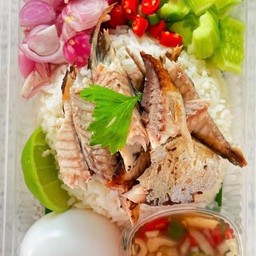 ข้าวปลาทูทอด+ไข่ต้ม (ร้านได้จากไลน์แมน50฿)