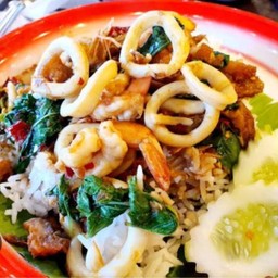 ข้าวกะเพราทะเล