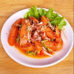 ยำไส้กรอก