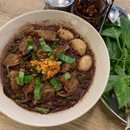 ก๋วยเตี๋ยวหมูตุ๋น น้ำตก