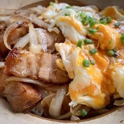 ข้่าวหมูกรอบไข่ขยี้