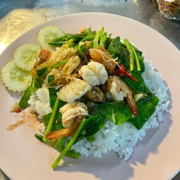 ข้าวราดผัดคะน้า