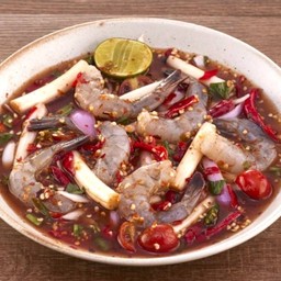 ยำกุ้งสดไหลบัว