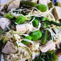 ข้าวปุ้นซาวน้ำปลาร้้าสตอหมูยอ