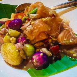 ตำเกาเหลาแซลมอนน้ำปลา