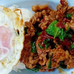 ข้าวกะเพราเนื้อ