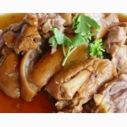 ขาหมูเจ้ตั๊ก กระเพราไข่หมึก เอกชัย133
