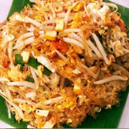 ผัดไทย(เส้นวุ้นเส้น)กุ้งแห้ง