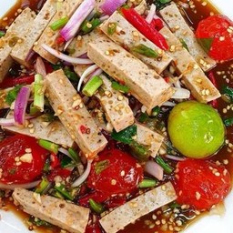 ยำหมูยอไข่แดงเค็ม