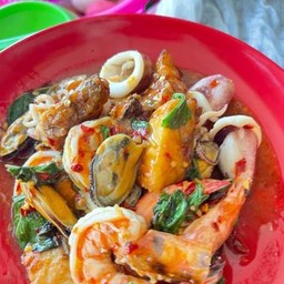 ข้าวกะเพรารวมทะเล