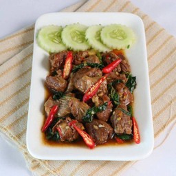 ผัดกระเพราหมูตุ๋น [D]