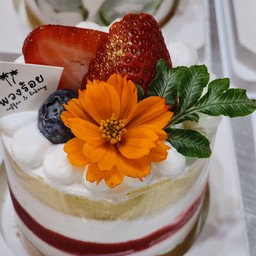 เค้กกล่องสตอเบอรี่