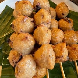 ลูกชิ้นปลาหมึกทอด (ไม้ละ)
