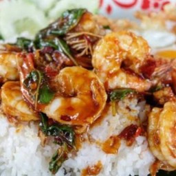 ข้าวกะเพรากุ้ง